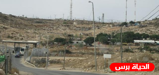 الاحتلال يخطر بهدم مسجد في تجمع 